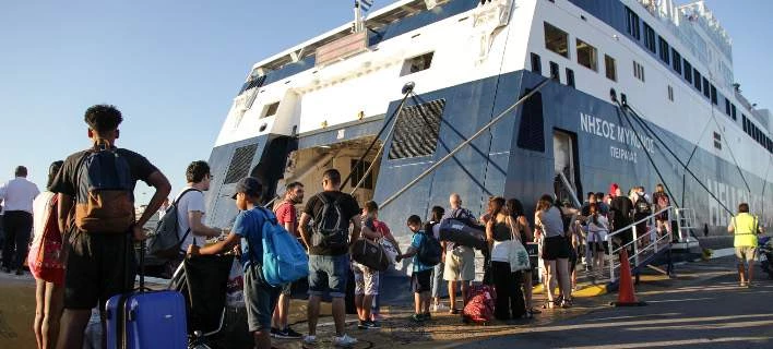 Αυξημένη κίνηση στα λιμάνια μετά τη λήξη της απεργίας της ΠΝΟ